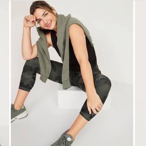 Old Navy Active Camo Athletic  Legging